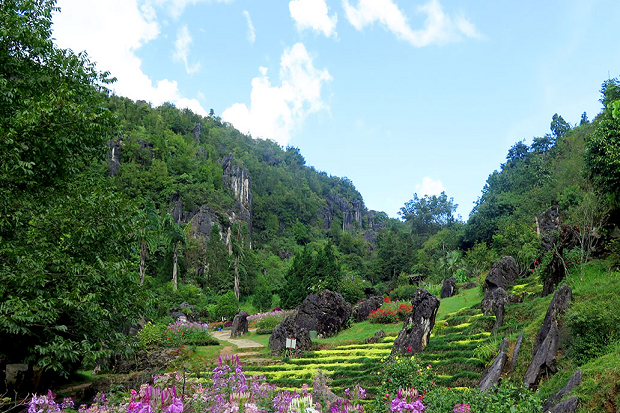 Núi Hàm Rồng địa điểm du lịch nổi tiếng gần khách sạn Green Sapa